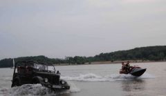  По воде , аки по суху.