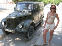 Моя Зайка возле ГАЗ-69 (Геленжик 2009)