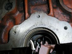 Верхнее место посадки сальниковой набивки.