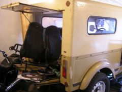 Вид сзади, со снятыми сиденьями от Икаруса..