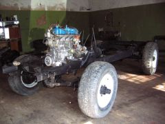 Рама с двигуном